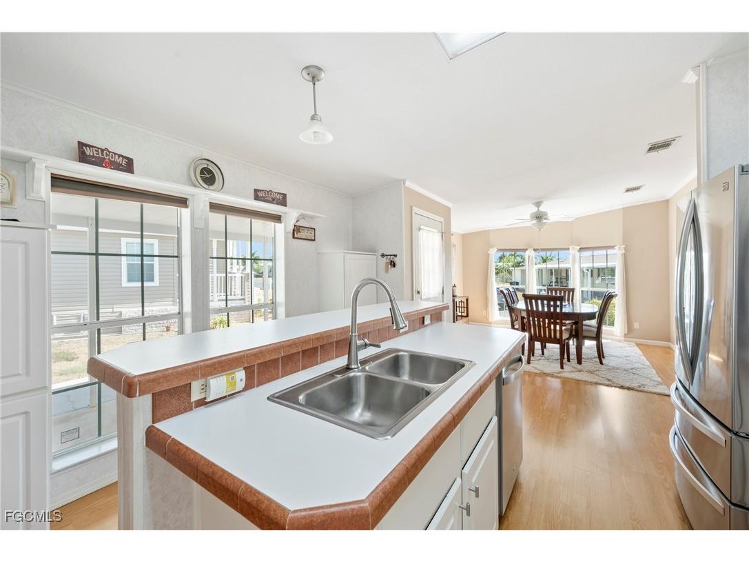 14537 Lara Circle North Fort Myers FL 33917 2025016160 image34