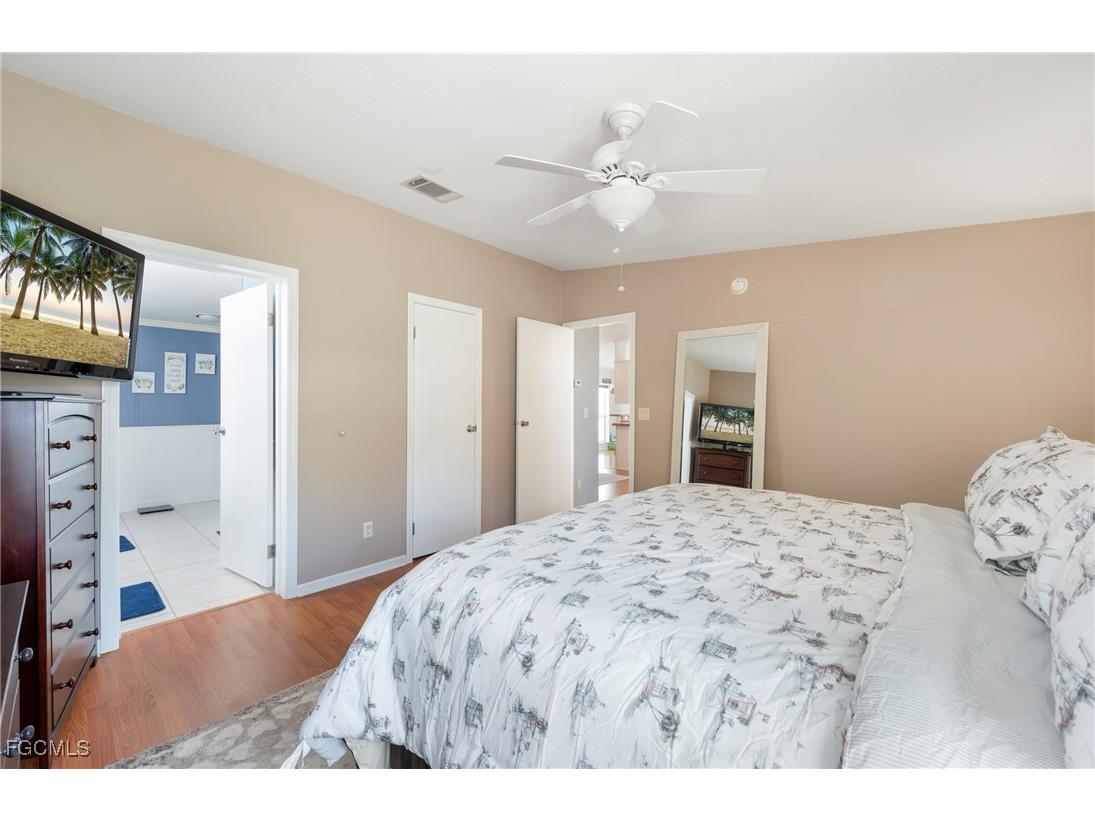 14537 Lara Circle North Fort Myers FL 33917 2025016160 image40