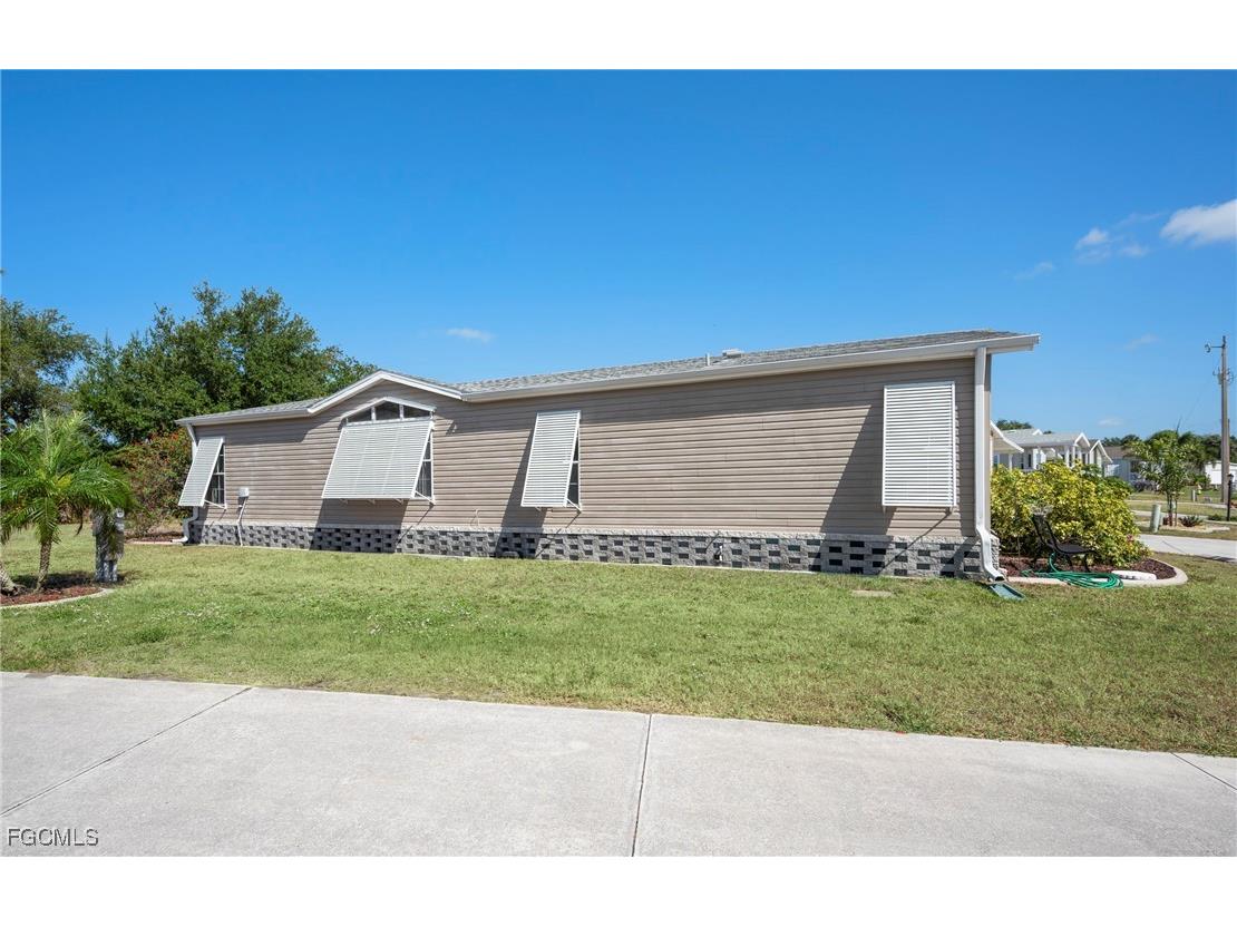 14537 Lara Circle North Fort Myers FL 33917 2025016160 image5