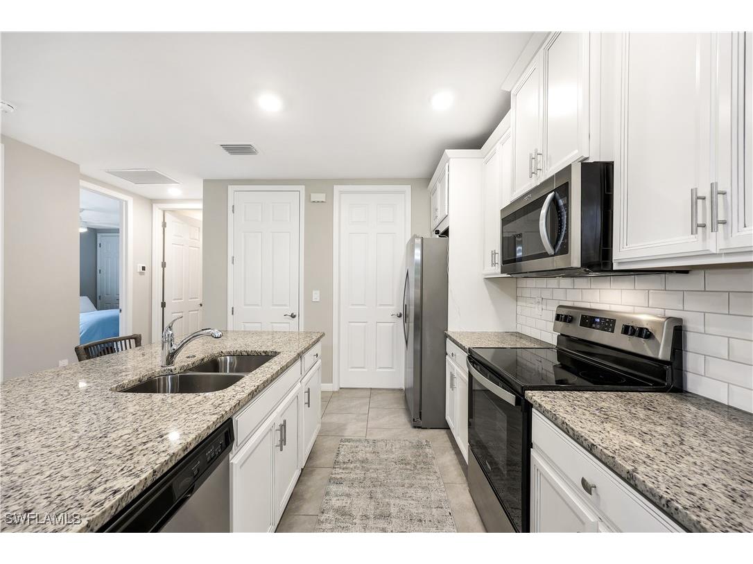 14551 Edgewater Circle Naples FL 34114 225073967 image10