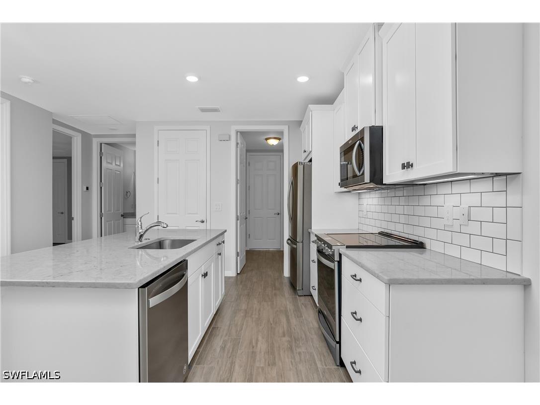 14559 Edgewater Circle Naples FL 34114 226014311 image4