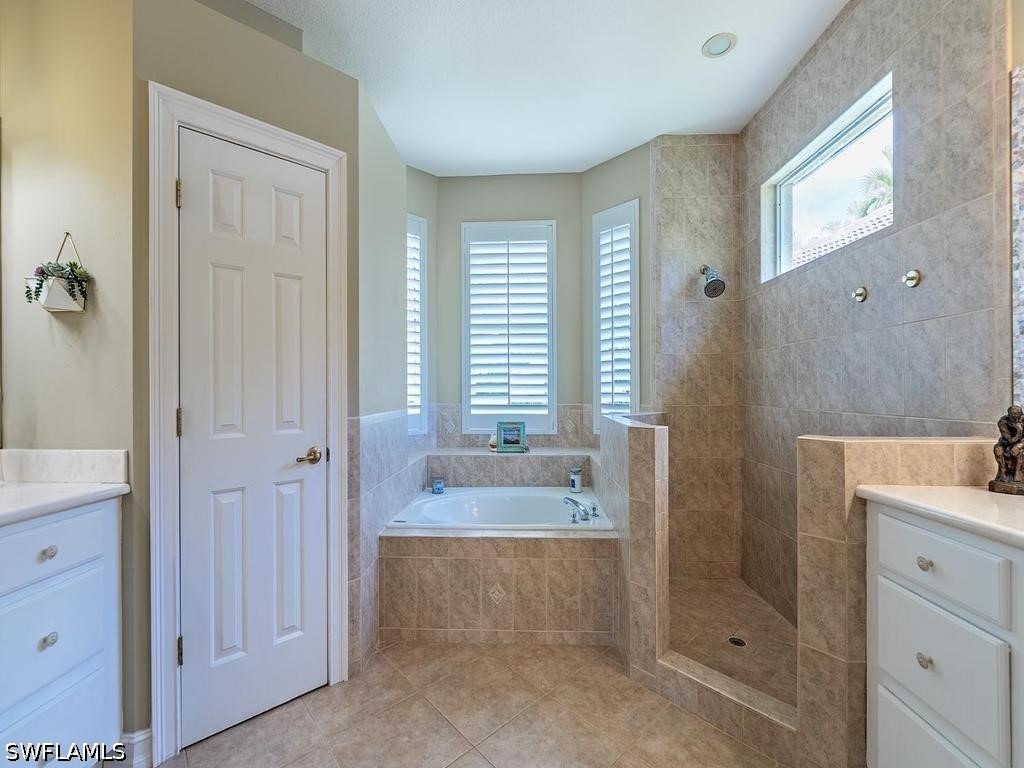 14574 Indigo Lakes Circle Naples FL 34119 226021576 image7