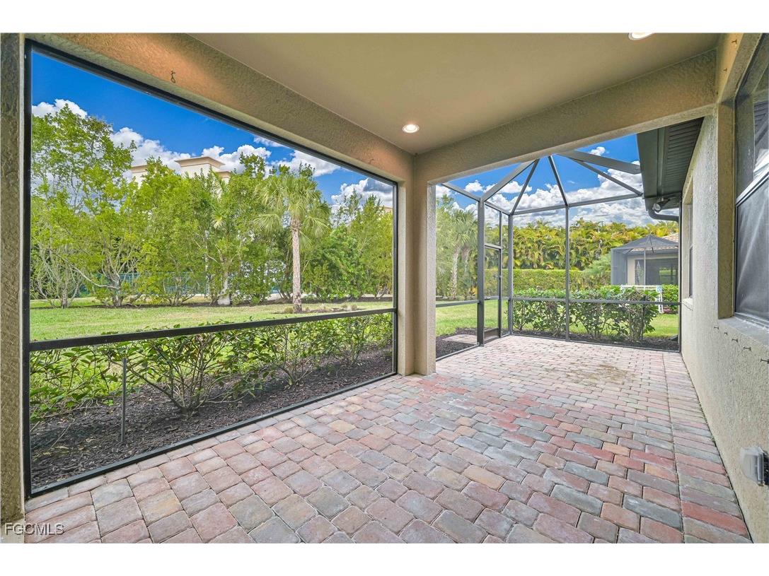 14589 Laguna Drive Fort Myers FL 33908 2026005978 image5