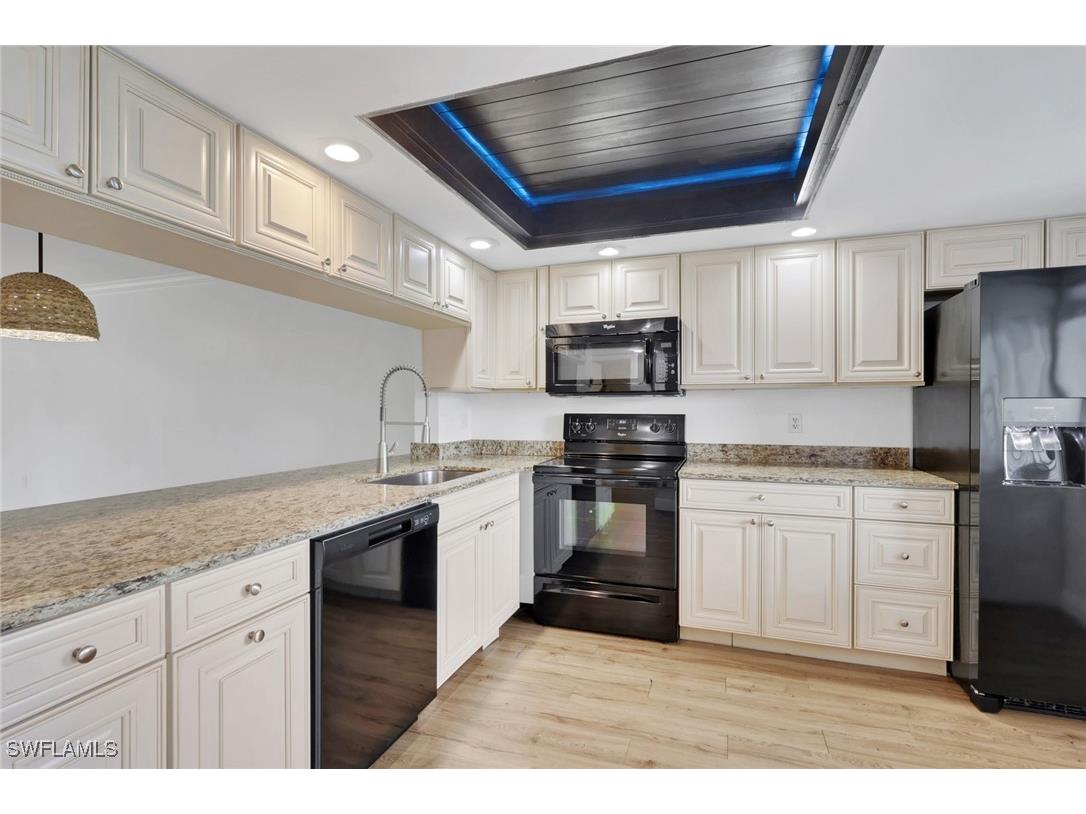 146 Cypress Way E #807 Naples FL 34110 225078614 image5