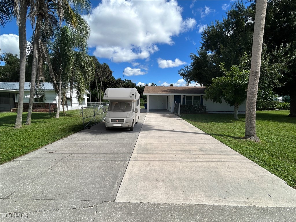 1460 Maranatha Drive North Fort Myers FL 33903 2025015855 image5