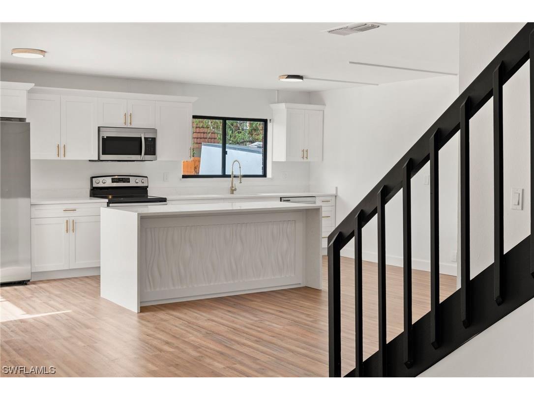 1460 Park Shore Circle #1 Fort Myers FL 33901 223080573 image1