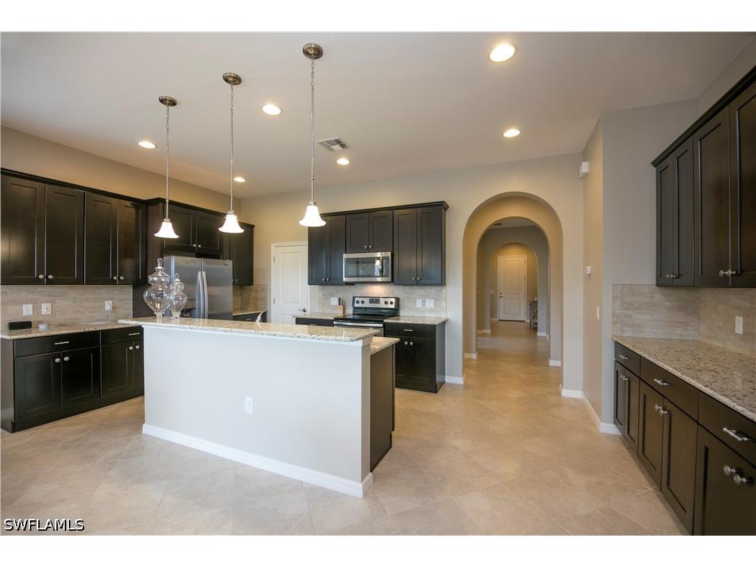 1466 Artesia Drive W Naples FL 34113 226015307 image2