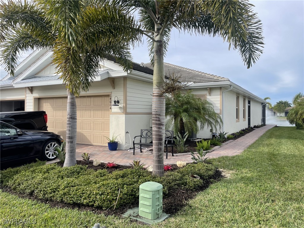 14664 Edgewater Circle Naples FL 34114 224085927 image1