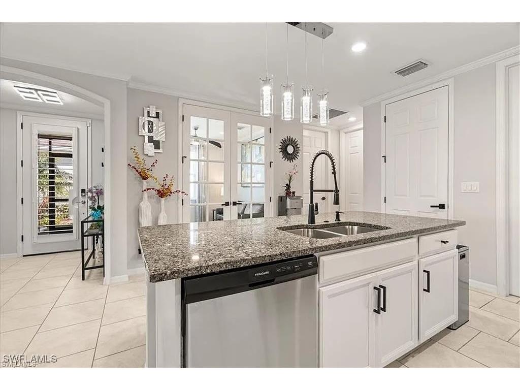 14672 Edgewater Circle Naples FL 34114 225068940 image9