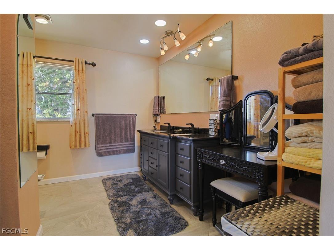 147 Coral Drive Fort Myers FL 33905 2026007980 image34