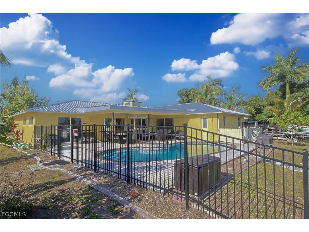 147 Coral Drive Fort Myers FL 33905 2026007980 image8