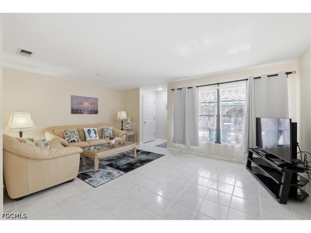 147 SW 47th Terrace #1 Cape Coral FL 33914 2026025158 image5