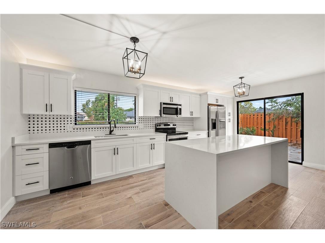 1470 Park Shore Circle #4 Fort Myers FL 33901 224023680 image1