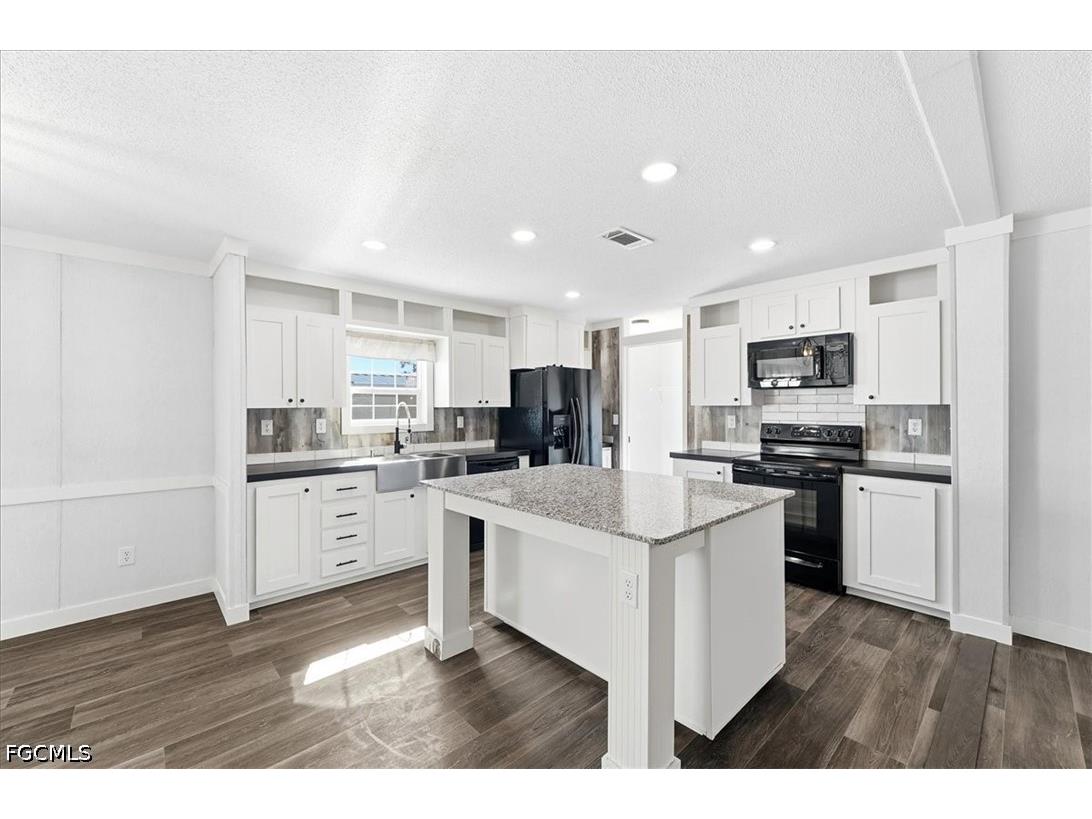 14712 Nantucket Road North Fort Myers FL 33917 2026024342 image1