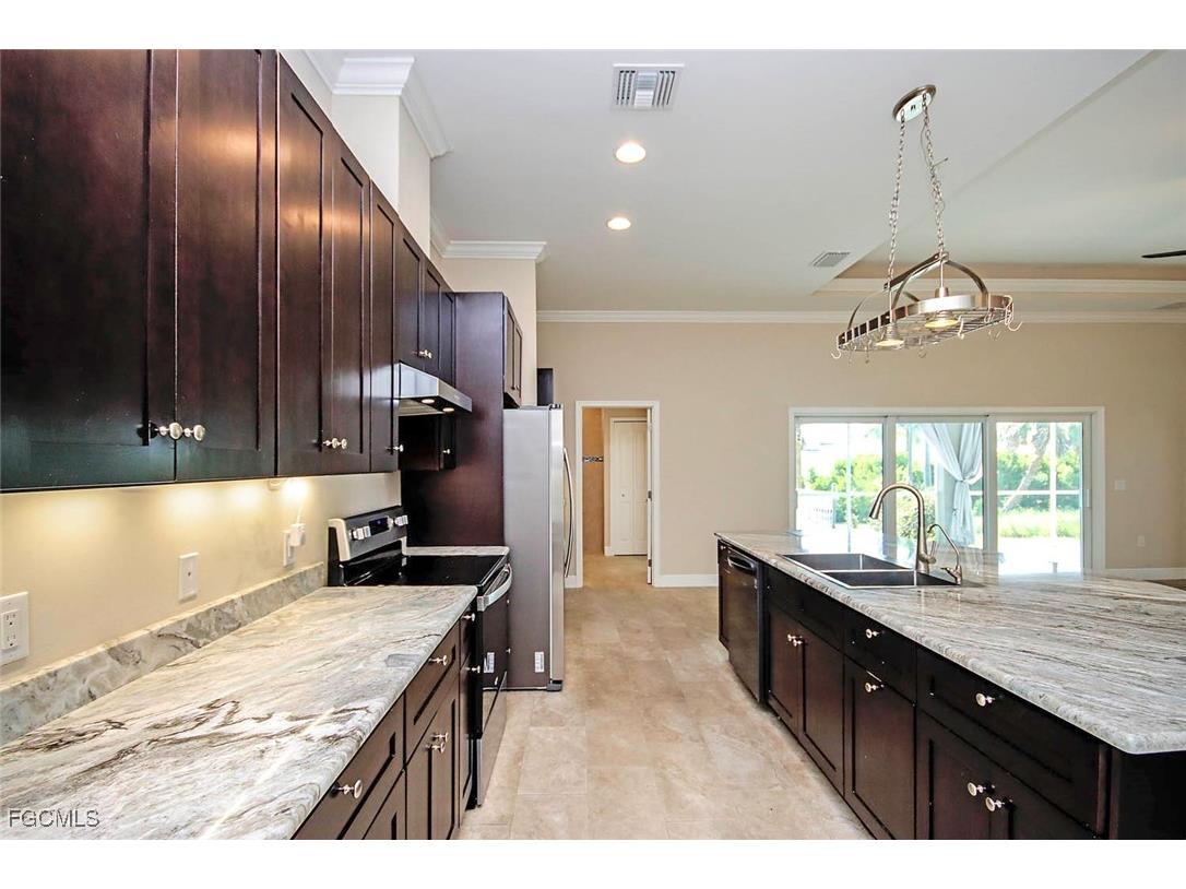 14725 Martin Drive Fort Myers FL 33908 2025004645 image6