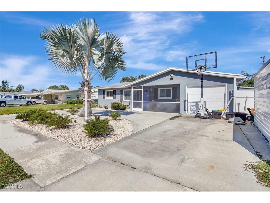 1473 Xavier Avenue Fort Myers FL 33919 2025007406 image2