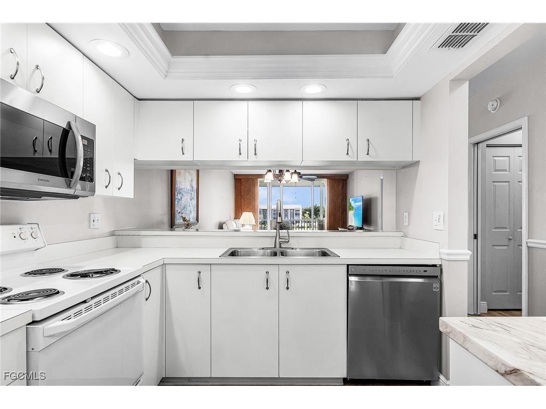 14791 Hole In Hole Circle #305 - SAWGRASS Fort Myers FL 33919 2025021365 image4