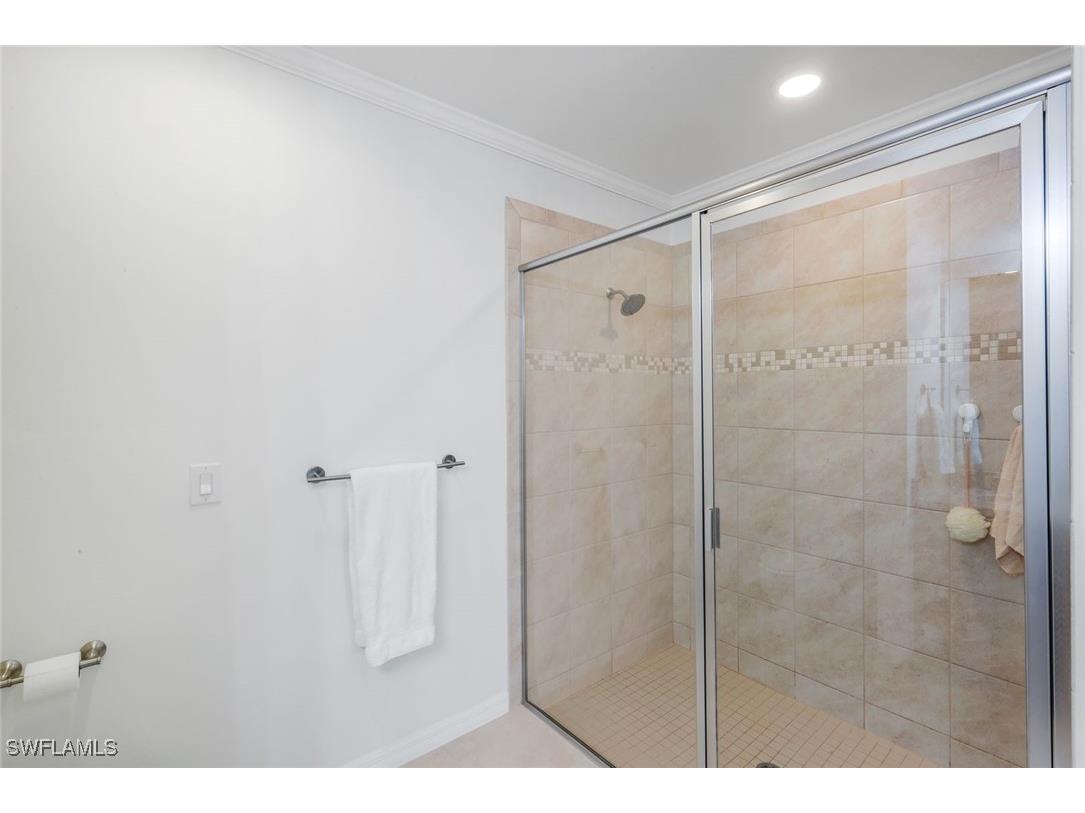 14795 Edgewater Circle Naples FL 34114 225076399 image16