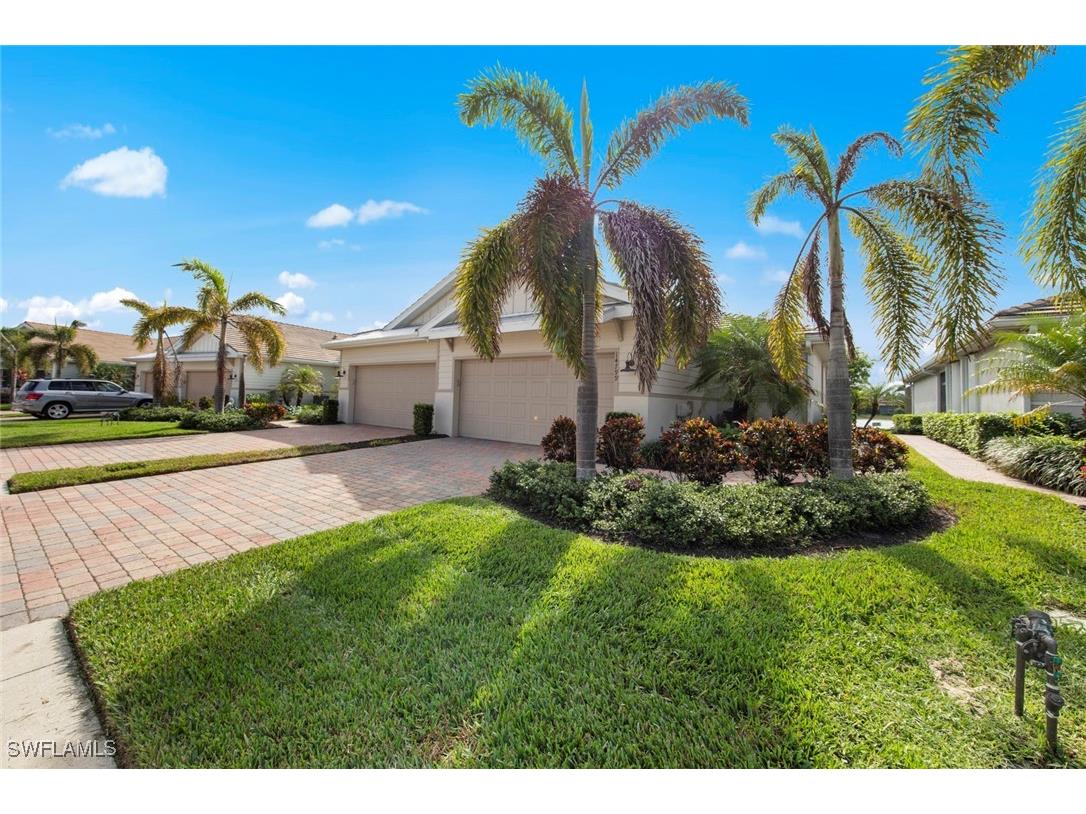 14799 Edgewater Circle Naples FL 34114 224088705 image1