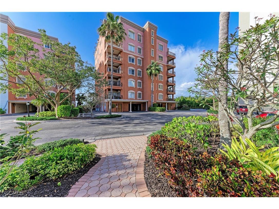 14813 Laguna Drive #401 Fort Myers FL 33908 2026012903 image1