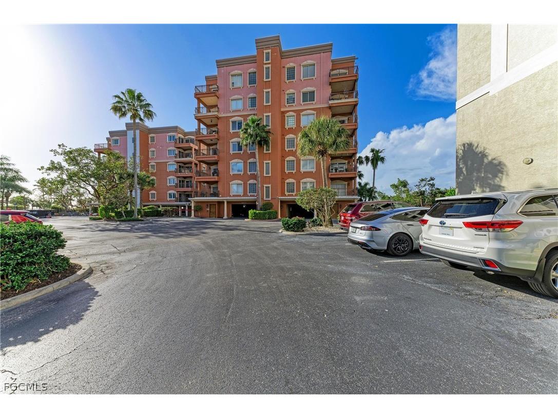 14813 Laguna Drive #401 Fort Myers FL 33908 2026012903 image2
