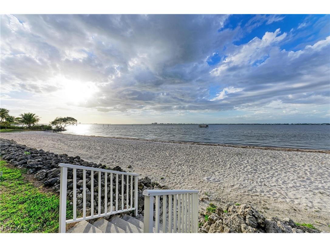 14813 Laguna Drive #401 Fort Myers FL 33908 2026012903 image44