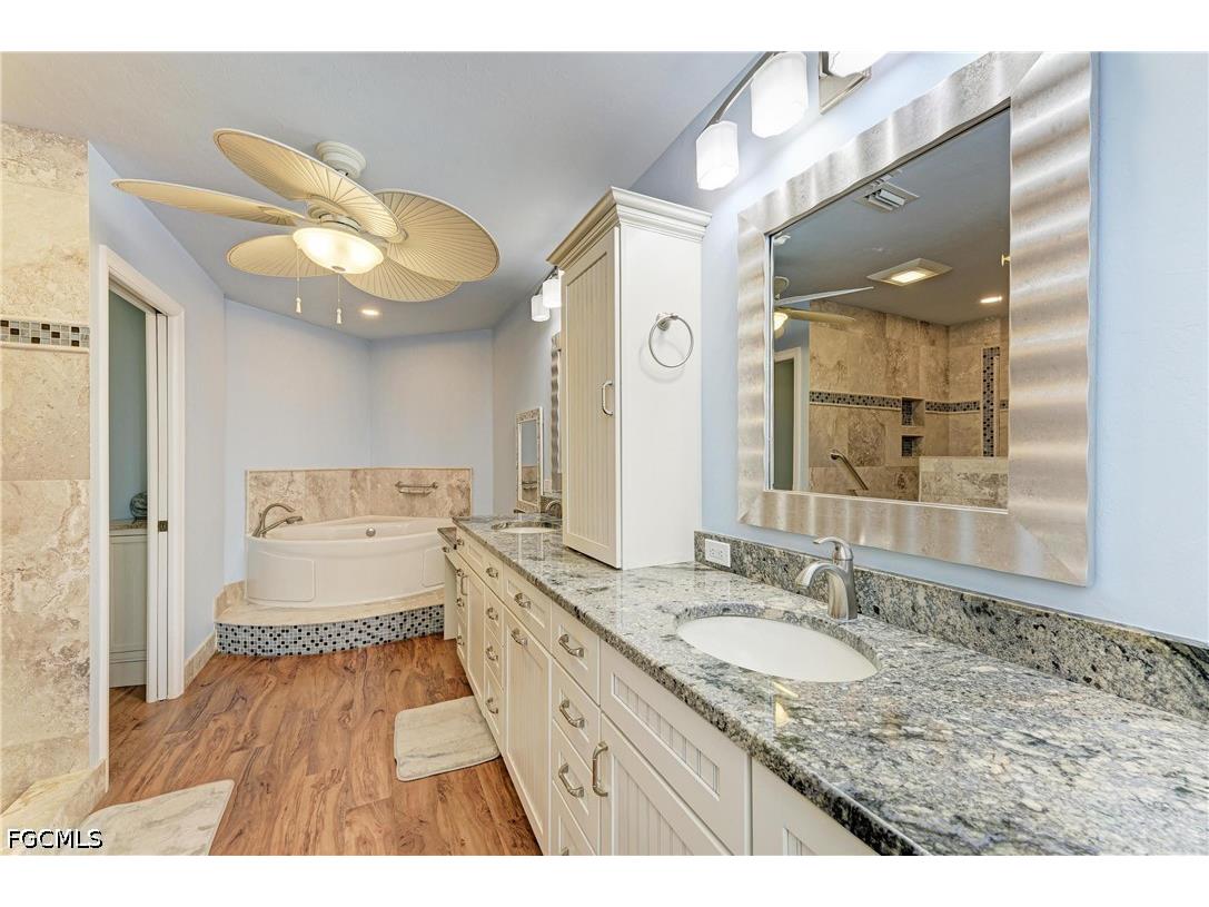 14813 Laguna Drive #401 Fort Myers FL 33908 2026019989 image32