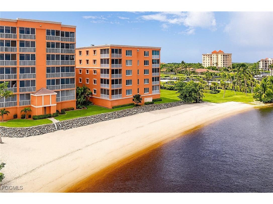 14813 Laguna Drive #PH-1B Fort Myers FL 33908 2025007927 image1