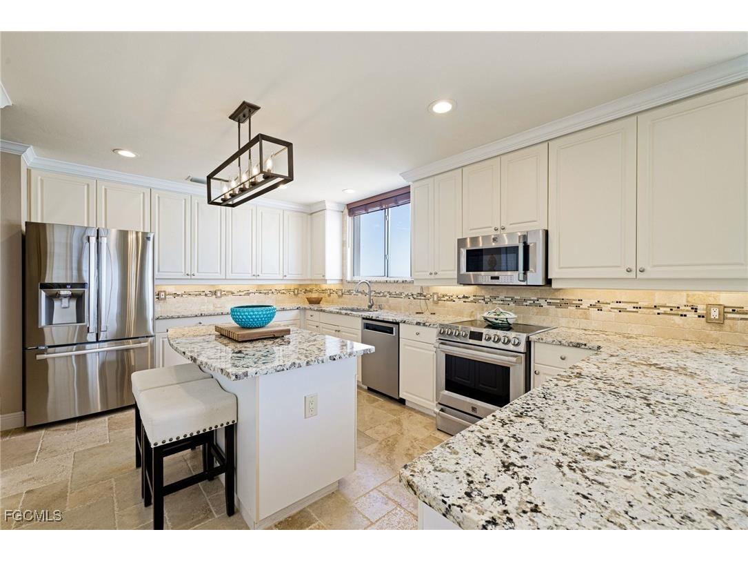 14813 Laguna Drive #PH-1B Fort Myers FL 33908 2025007927 image10