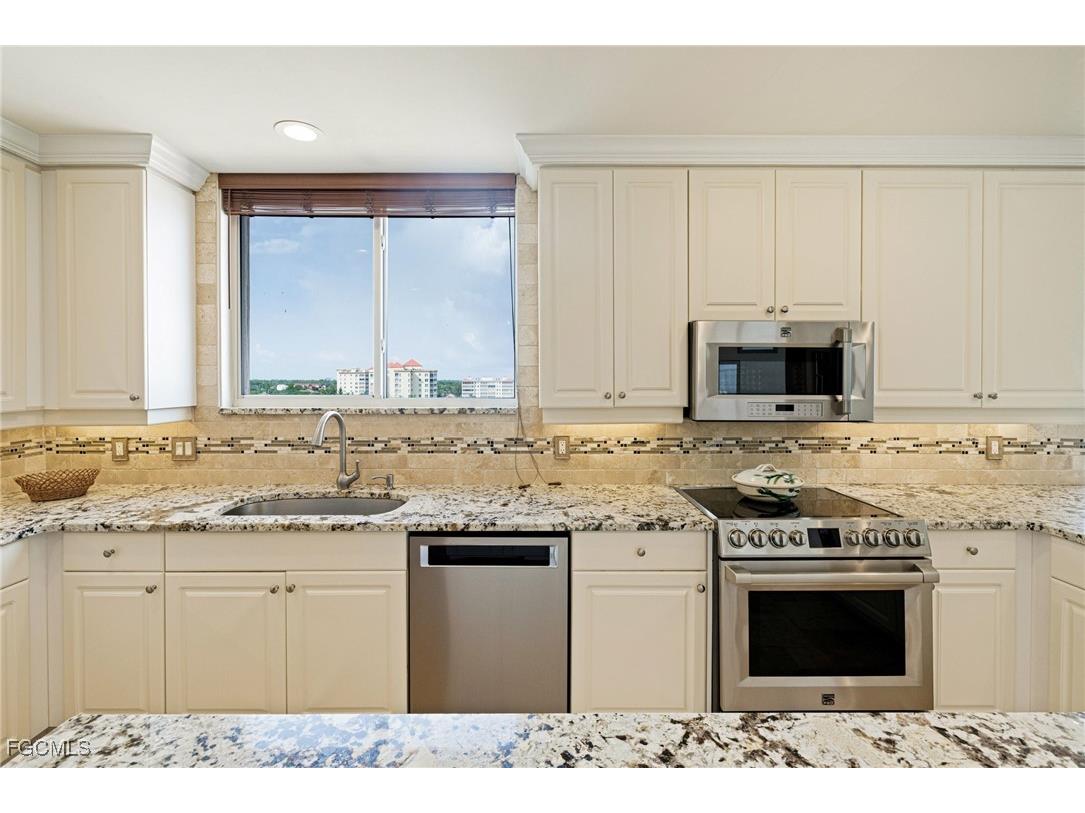 14813 Laguna Drive #PH-1B Fort Myers FL 33908 2025007927 image11