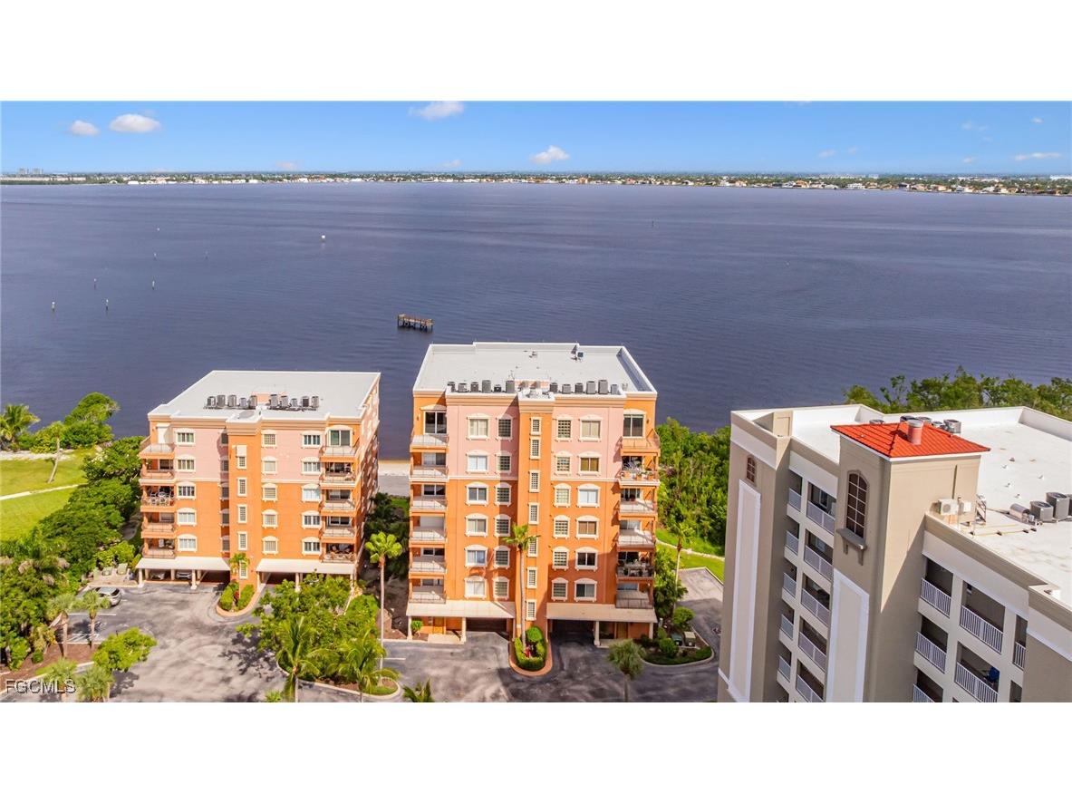 14813 Laguna Drive #PH-1B Fort Myers FL 33908 2025007927 image2