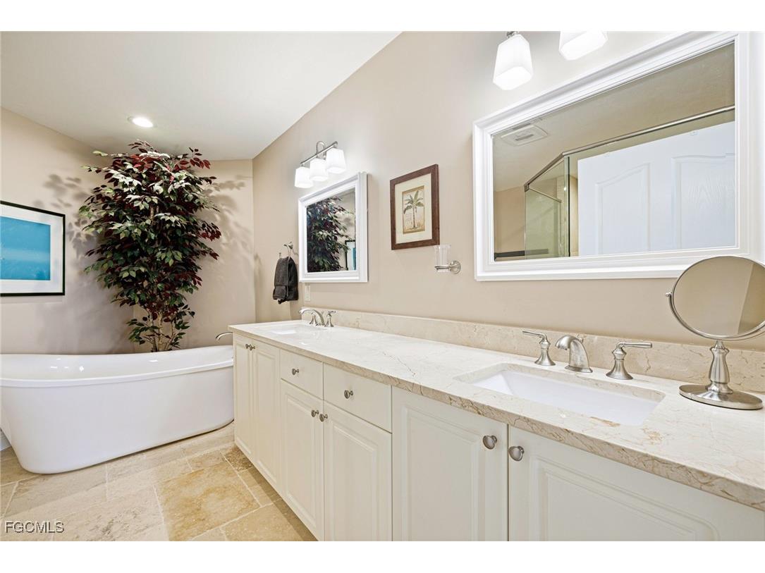 14813 Laguna Drive #PH-1B Fort Myers FL 33908 2025007927 image29