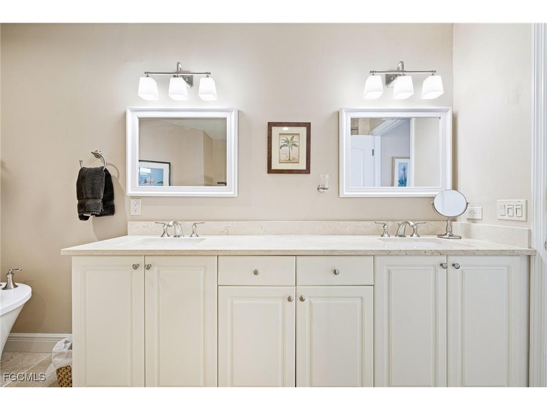 14813 Laguna Drive #PH-1B Fort Myers FL 33908 2025007927 image30