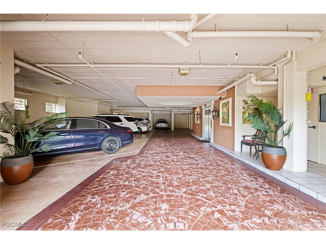 14813 Laguna Drive #PH-1B Fort Myers FL 33908 2025007927 image39