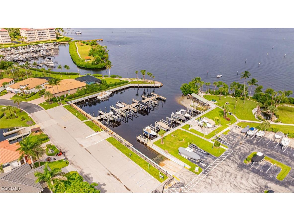 14813 Laguna Drive #PH-1B Fort Myers FL 33908 2025007927 image41