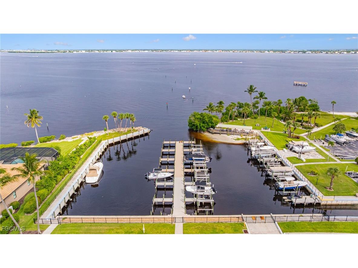 14813 Laguna Drive #PH-1B Fort Myers FL 33908 2025007927 image42