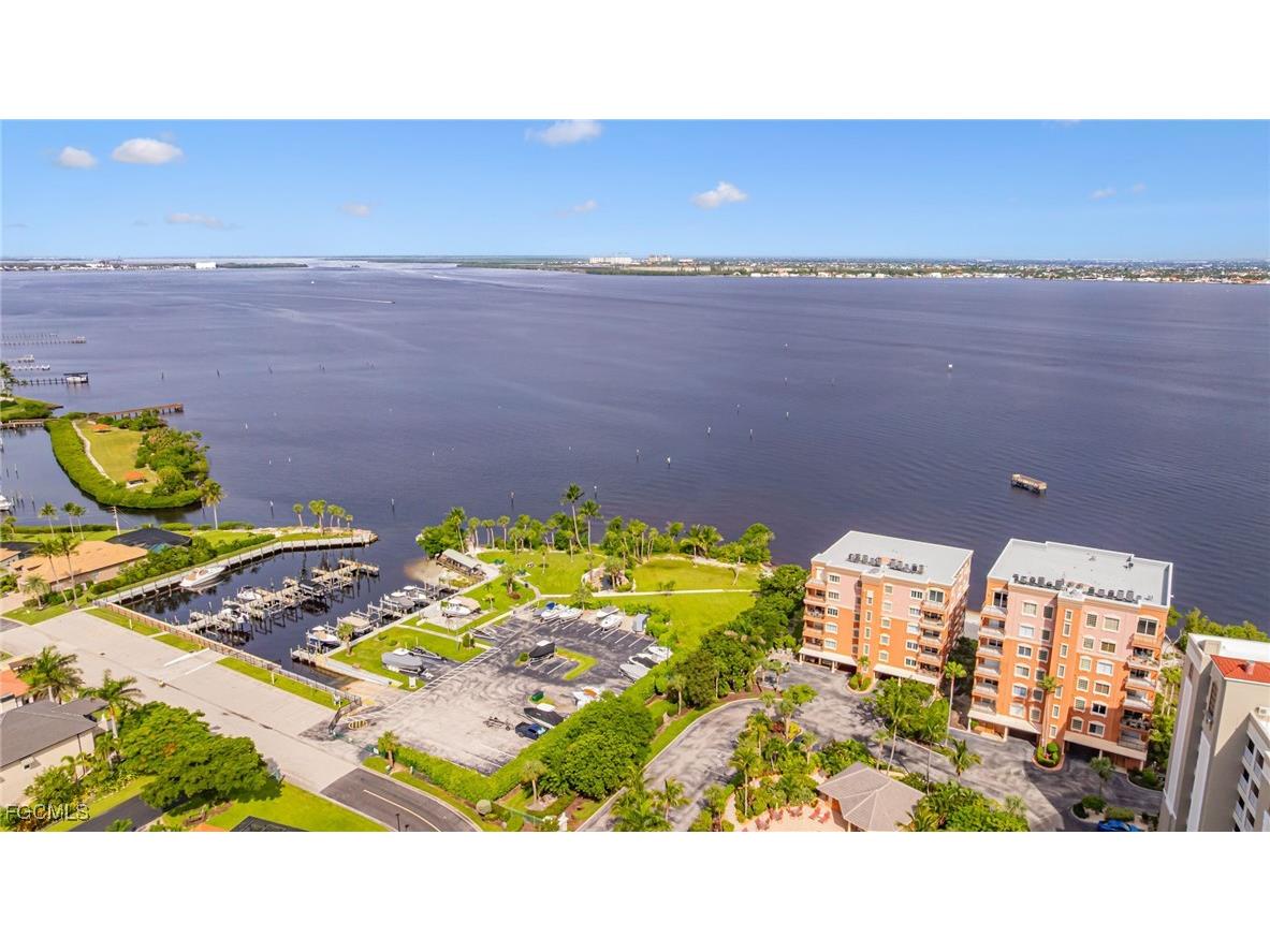 14813 Laguna Drive #PH-1B Fort Myers FL 33908 2025007927 image43