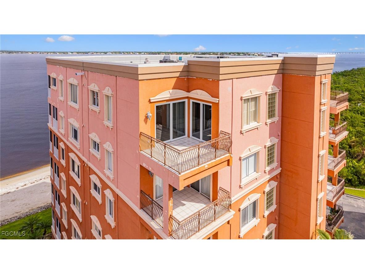 14813 Laguna Drive #PH-1B Fort Myers FL 33908 2025007927 image48