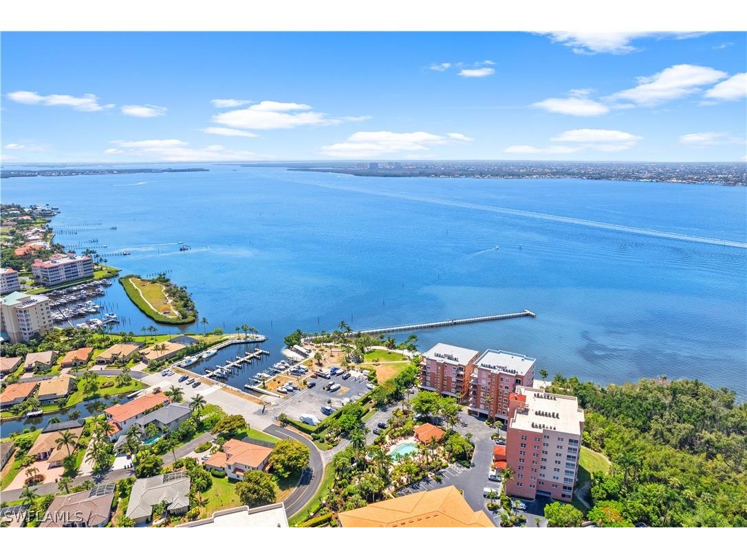 14815 Laguna Drive #402 Fort Myers FL 33908 224047994 image1
