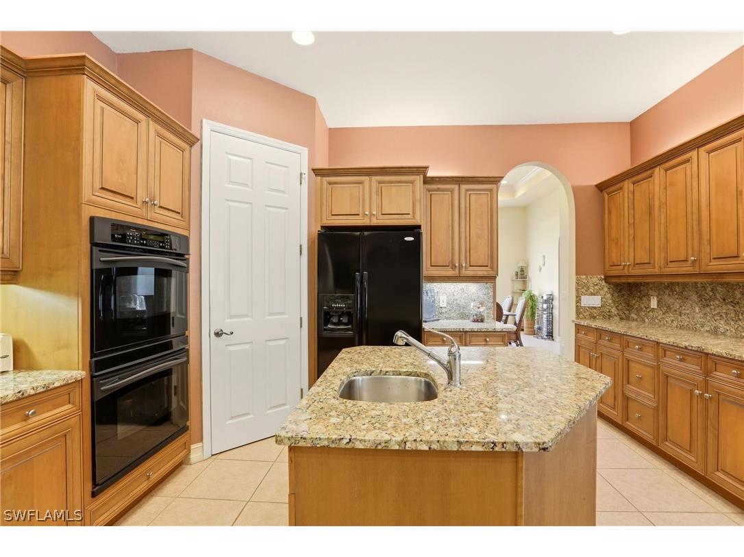 1485 Desoto Boulevard N Naples FL 34120 226005573 image12