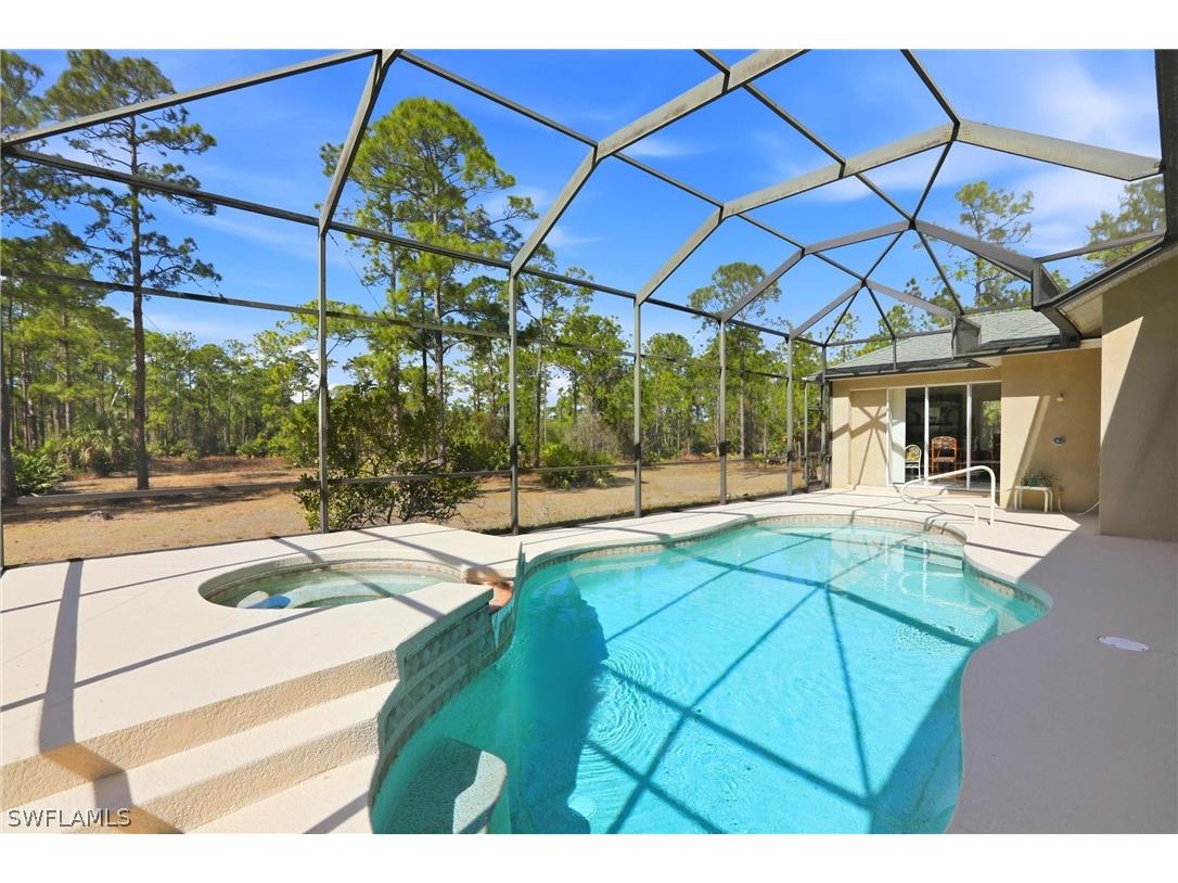 1485 Desoto Boulevard N Naples FL 34120 226005573 image5