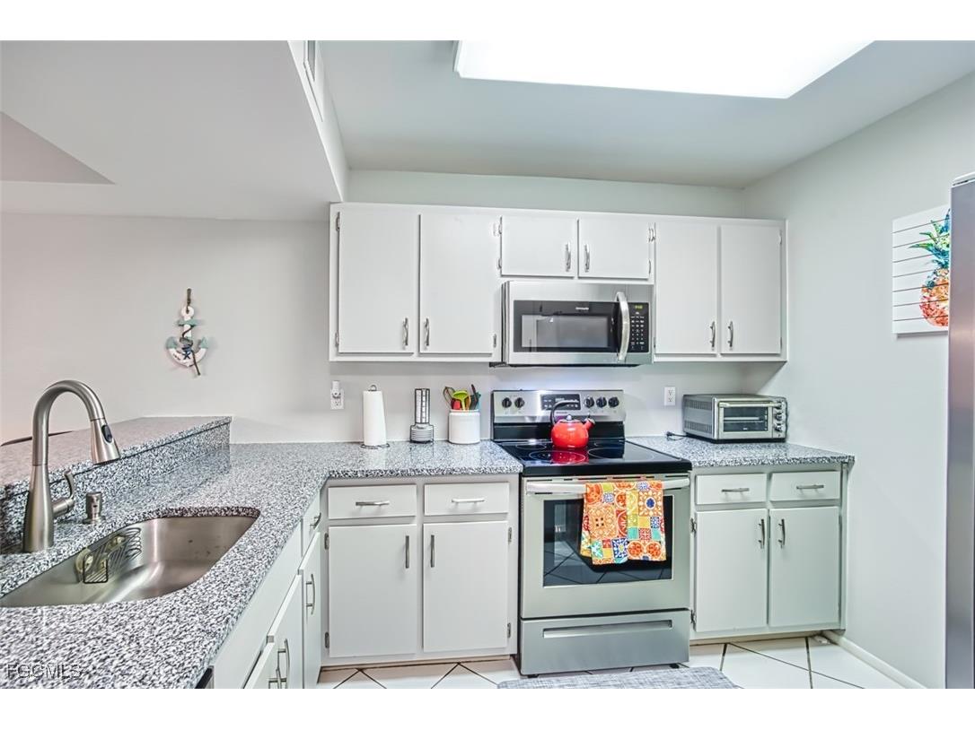 14861 Summerlin Woods Drive #B-11 Fort Myers FL 33919 2025013017 image5