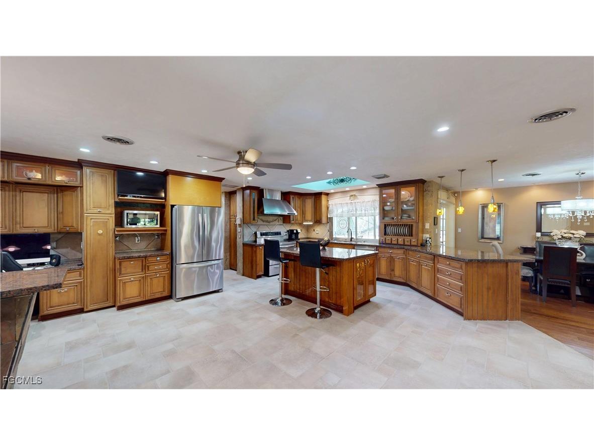 1487 Bass Lane Fort Myers FL 33919 2025023553 image1