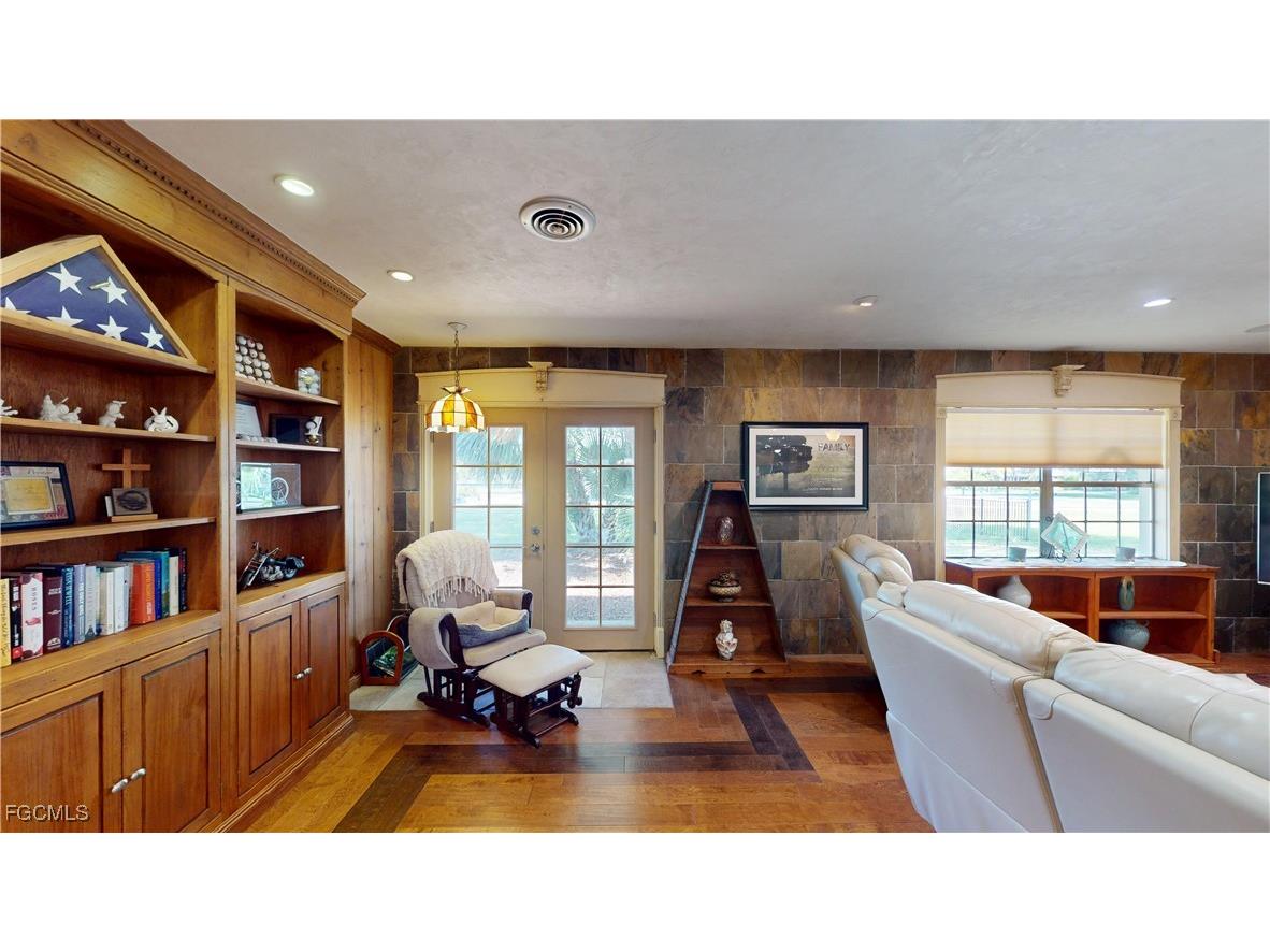 1487 Bass Lane Fort Myers FL 33919 2025023553 image18