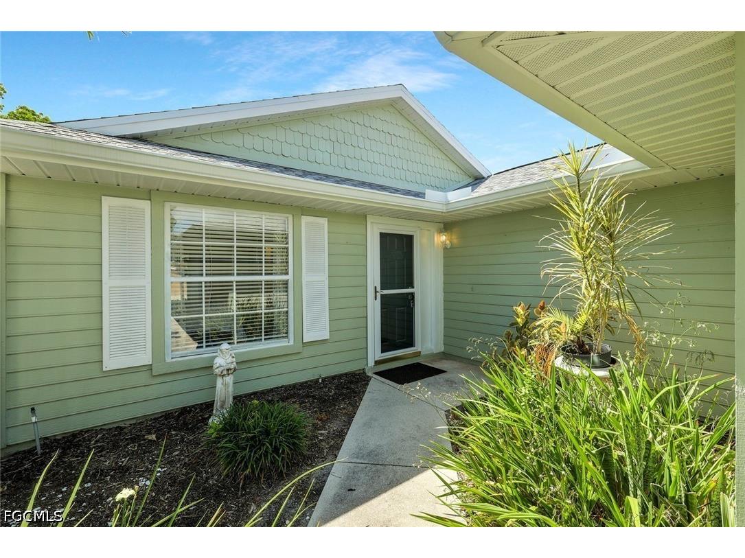 14875 Crescent Cove Drive Fort Myers FL 33908 2026021199 image2