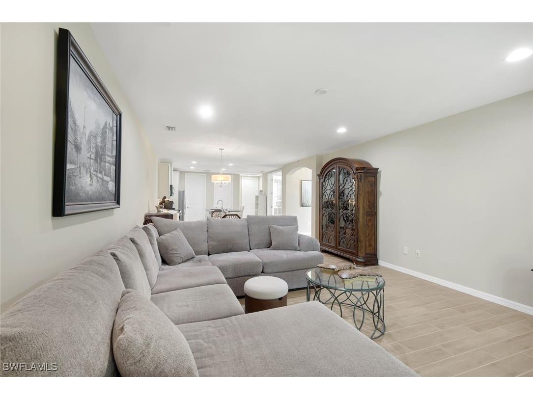 14883 Edgewater Circle Naples FL 34114 225083393 image5