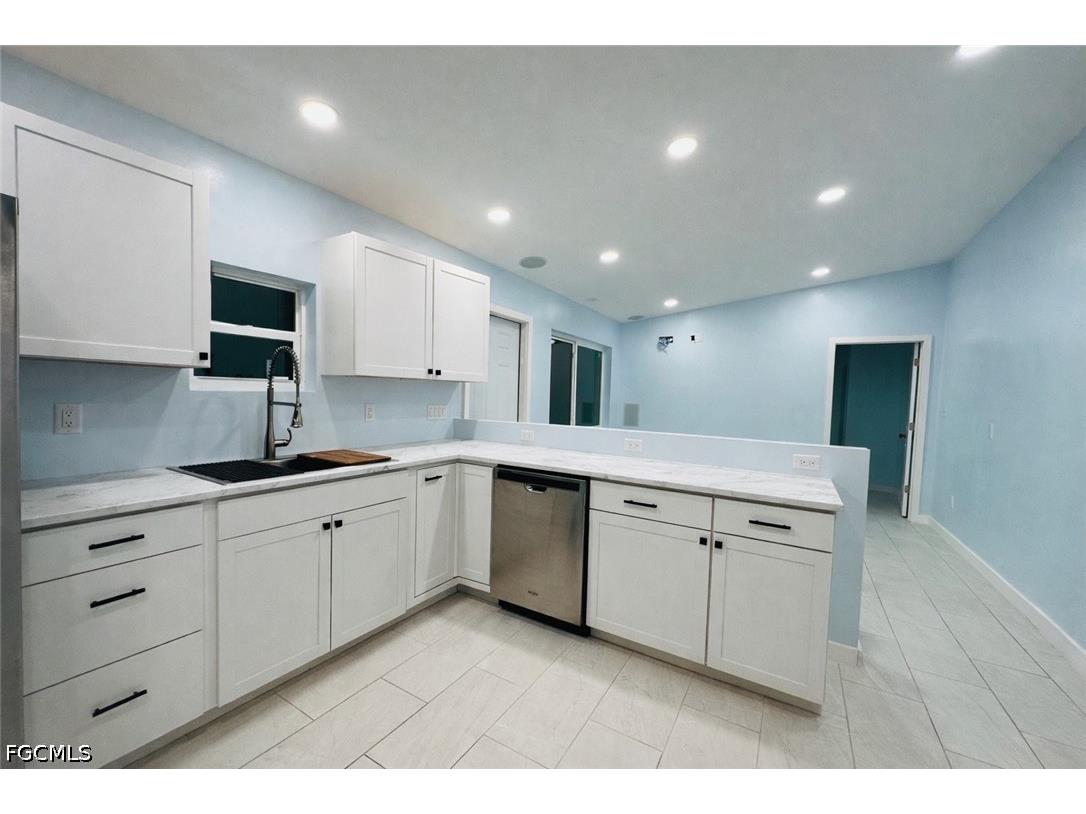 149 Hibiscus Drive Fort Myers Beach FL 33931 2026013009 image3
