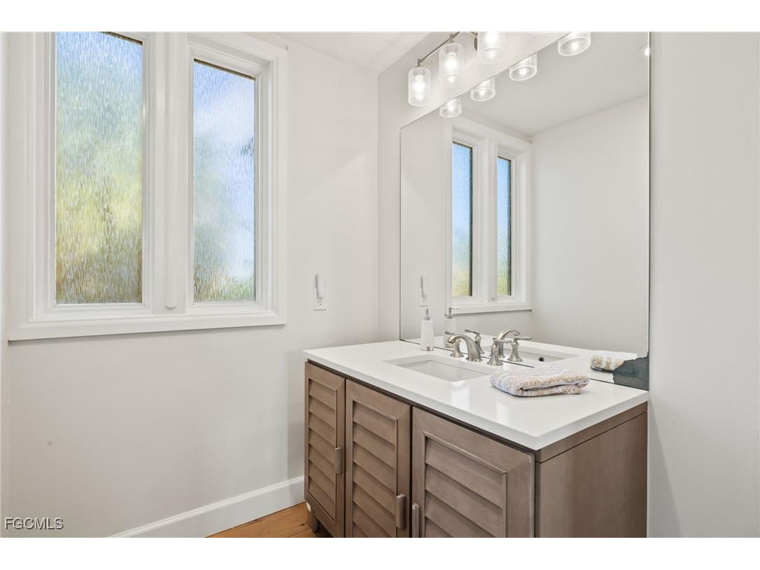 1490 Angel Drive Sanibel FL 33957 2025016519 image36