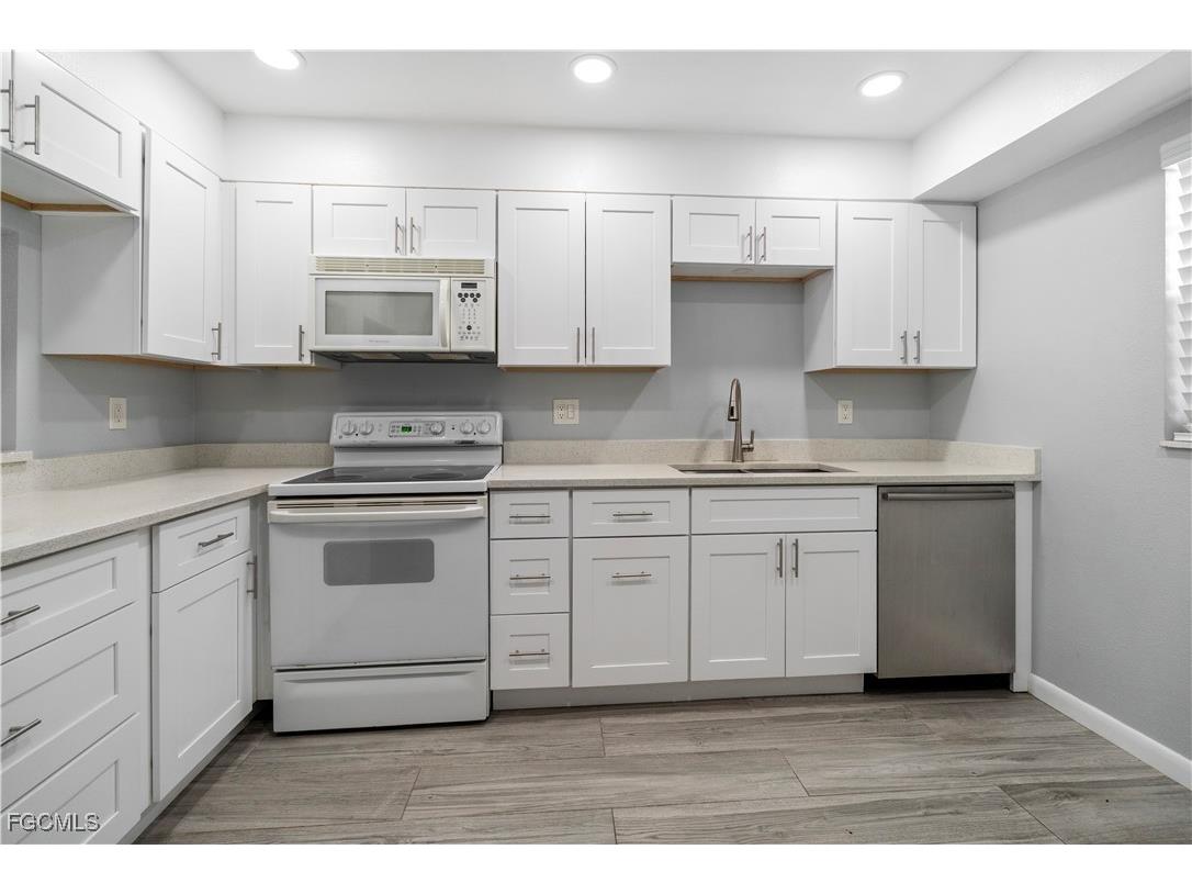 1490 Memoli Lane #2 Fort Myers FL 33919 2026001813 image5