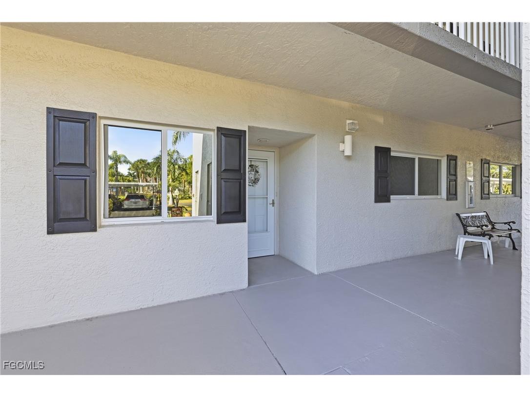 14911 Hole In 1 Circle #105 Fort Myers FL 33919 2025020675 image3